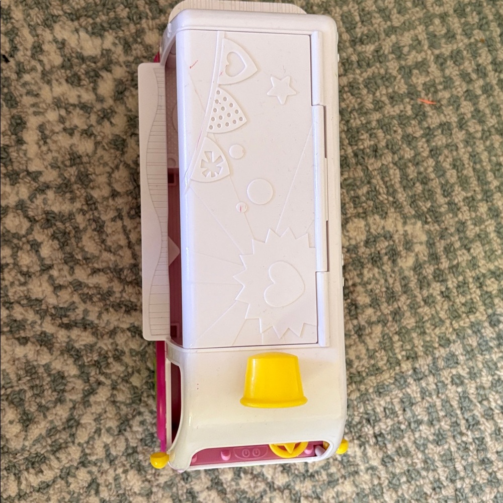 Shopkins Dolls and toys with accessories - Picture 6 of 8